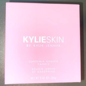 Kylie skin gardenia candle